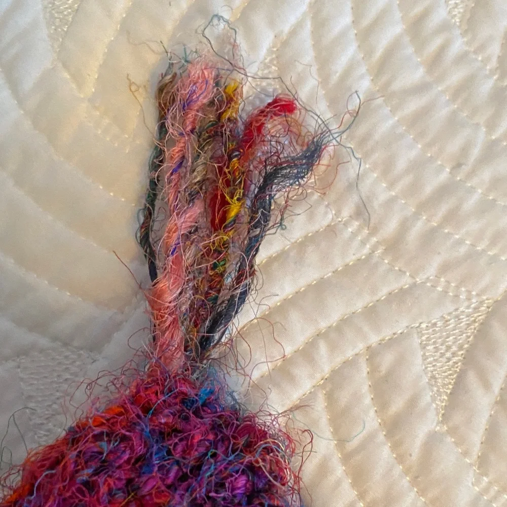 Handmade silk Multicolor Knit Crossbody Bag - Vibrant Pink & Red - Picture 10 of 12